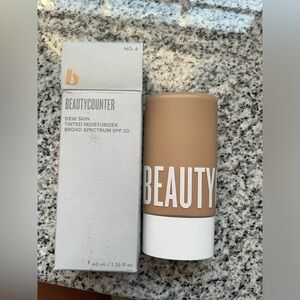 Beauty Counter No.4 Dew Skin Tinted Moisturizer